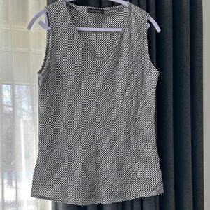 Cut Loose black white gingham sleeveless top v-neck size small